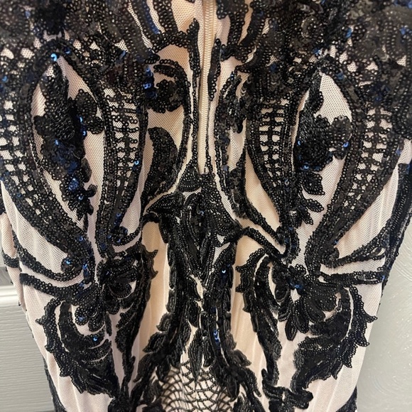 Windsor sequin formal dress (Medium) - Picture 3 of 3